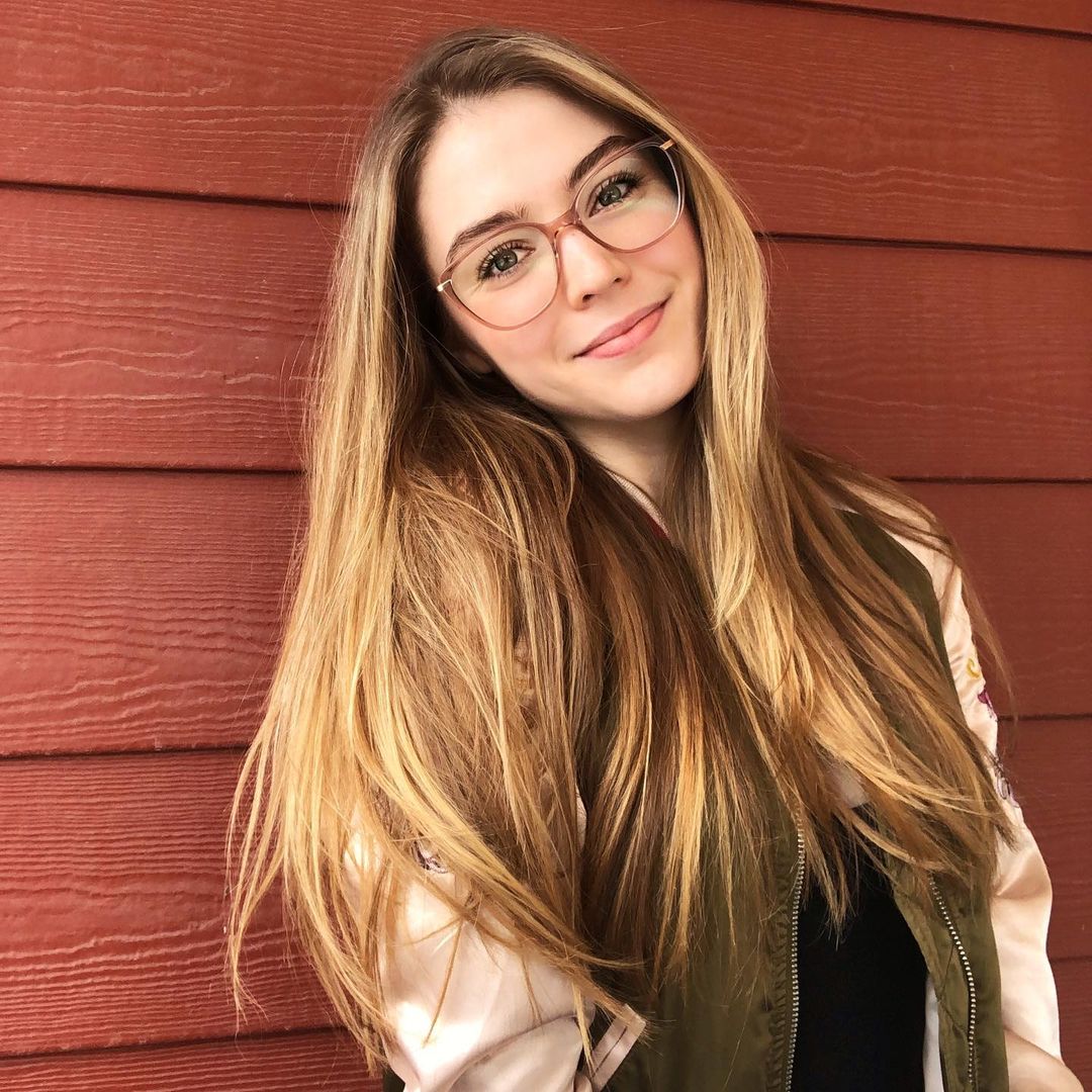 Locomotive image from unsplash